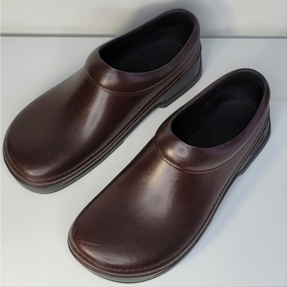 Klogs brown slip resistant food service/medical light weight women shoes - Picture 1 of 16